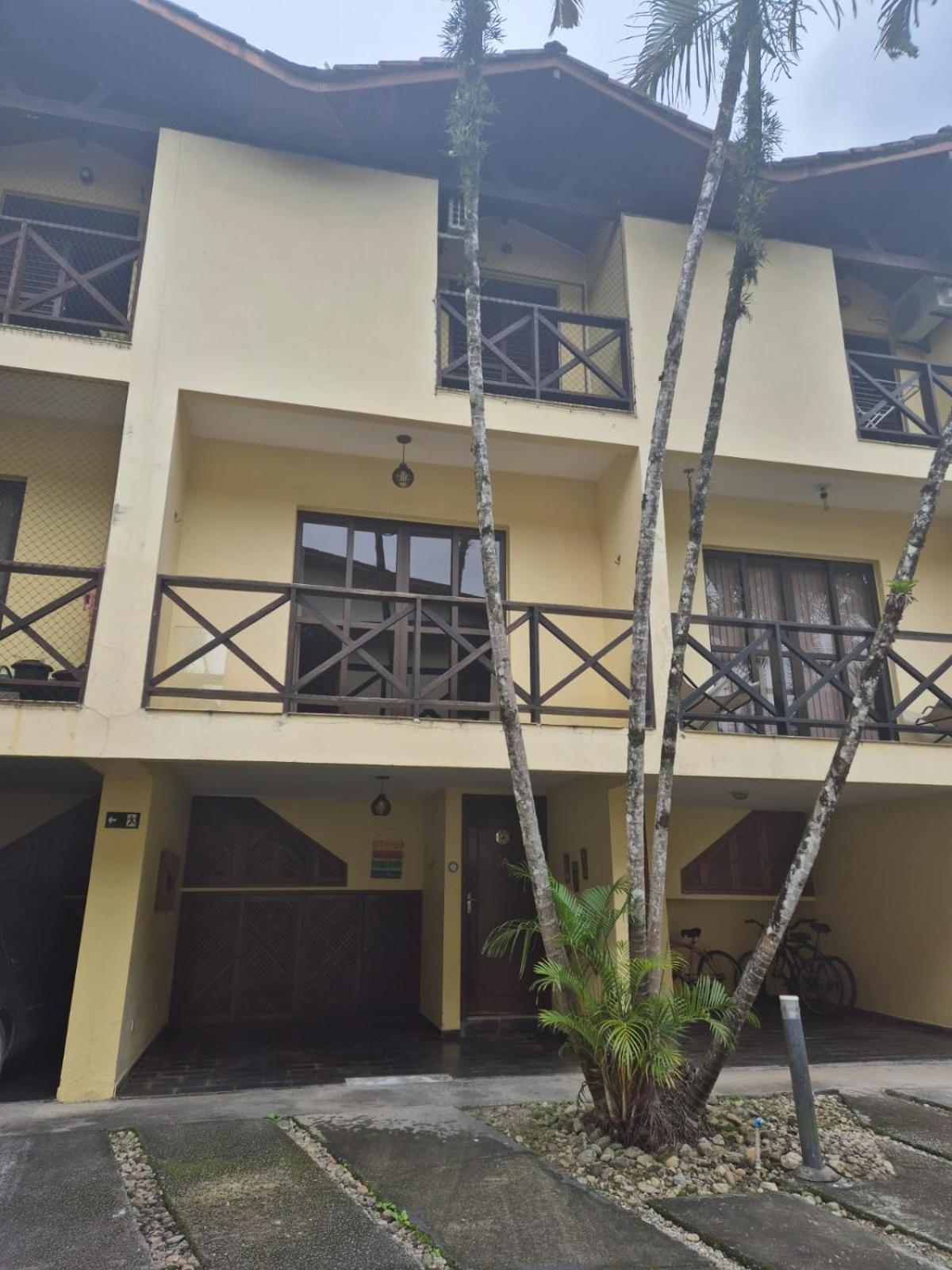 Casa 7 Em Ubatuba No Centro Condominio Com Piscina E Churrasqueira Bagian luar foto