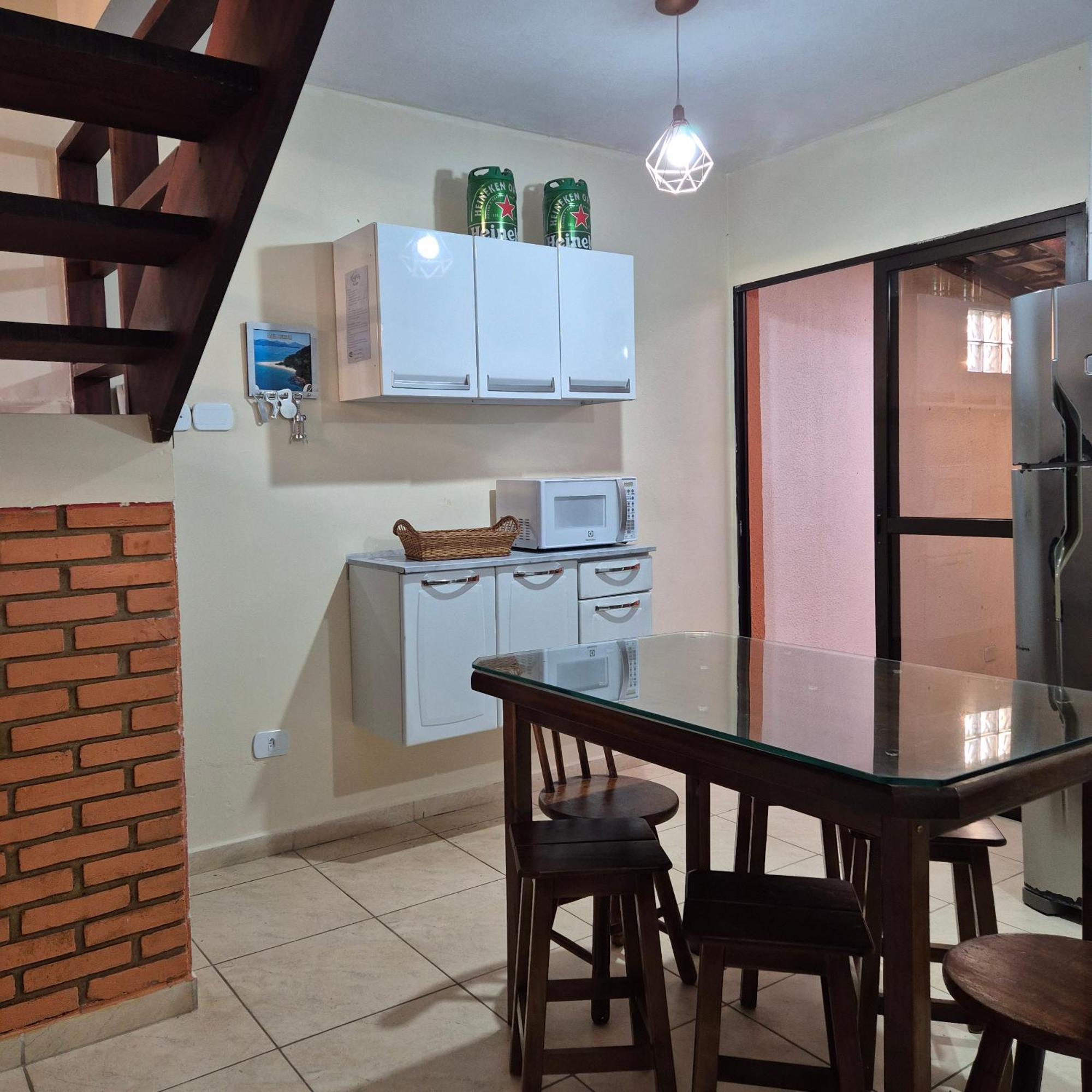 Casa 7 Em Ubatuba No Centro Condominio Com Piscina E Churrasqueira Bagian luar foto