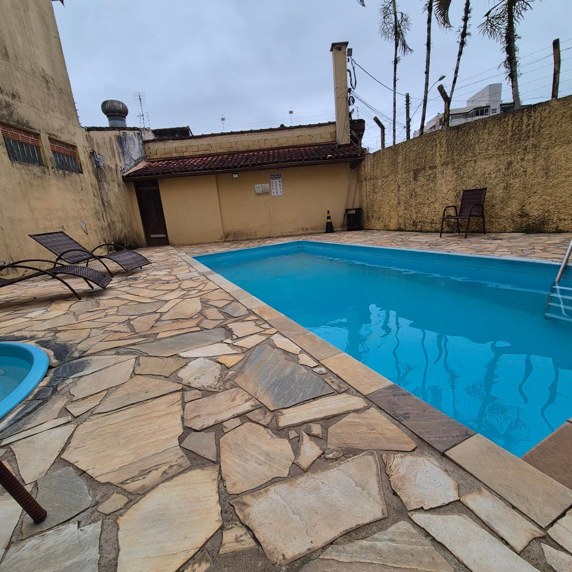 Casa 7 Em Ubatuba No Centro Condominio Com Piscina E Churrasqueira Bagian luar foto